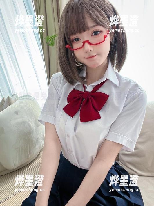 阿包也是兔娘的兔兔来袭：这组照片简直是猫和鼠的终极对决！