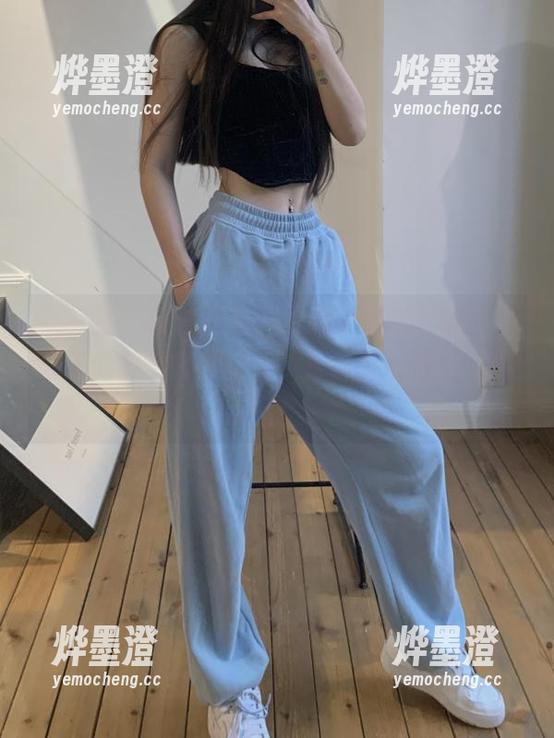 微密圈 - 那种红底的感觉，简直能把整个夏天的热情都捕捉住，感谢陈佩奇的定制图！