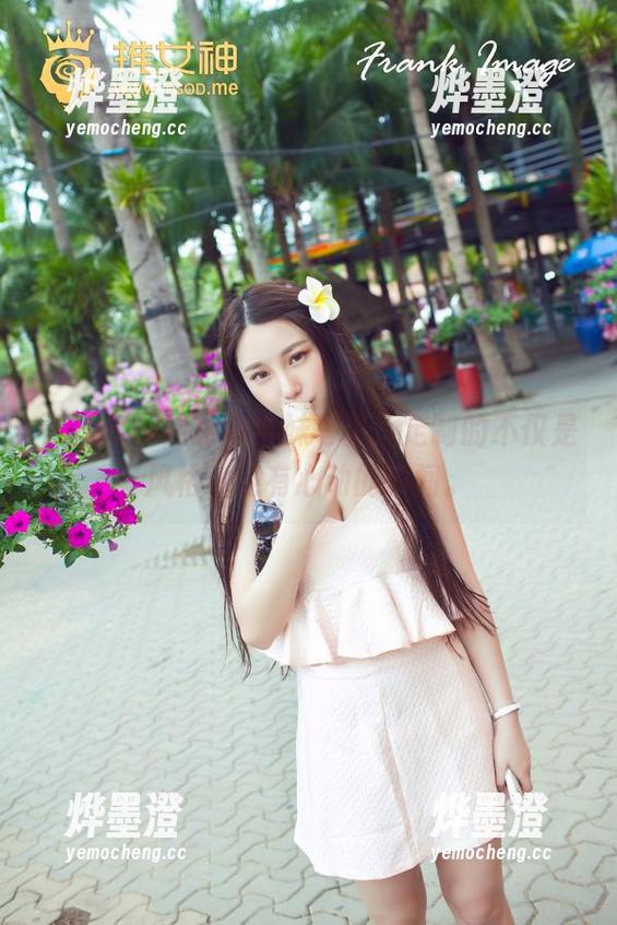 青豆客 - 纯小希学妹写真，定制的不仅是风格，还有心动的瞬间。