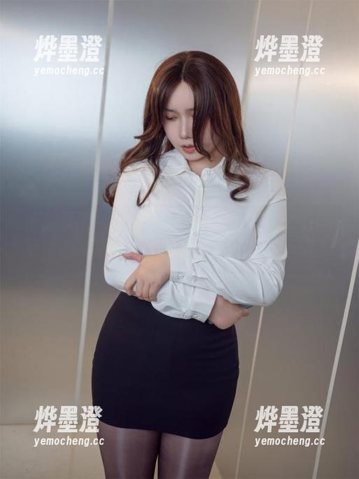 合集来了！麻花麻花酱展现比基尼女仆与医生的精彩瞬间，图片让人惊叹的反差！