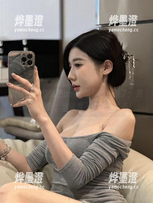 微密圈 - 黎允熙baby的新作品来了：男友视角更新，谁说我不能当照相机！